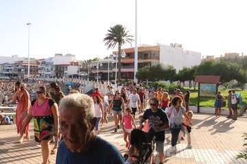 Un pasacalles anima a Melenara a vivir sus fiestas (Foto Briand Rodríguez)